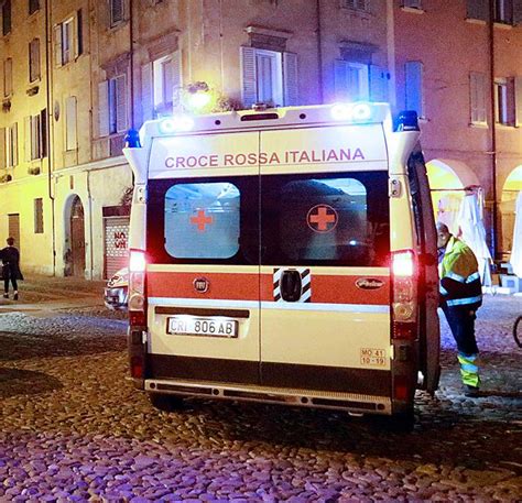 Modena Risse E Bottigliate Nella Notte La Nuova Ferrara