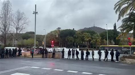 Cortan La Diagonal Por La Manifestaci N Feminista De Barcelona V Deo