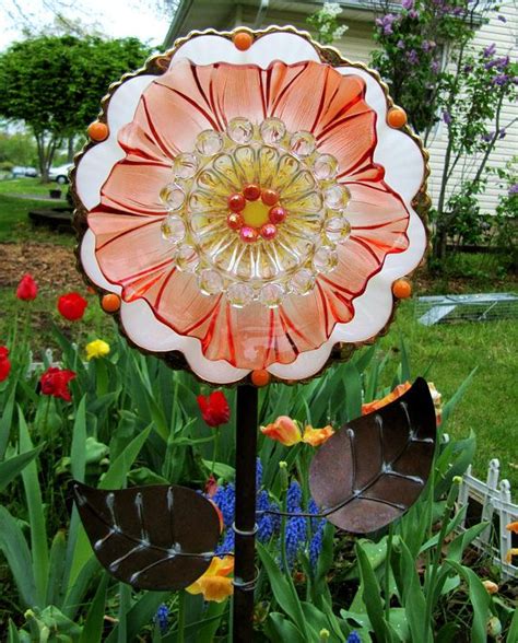 Glass Garden Art Plate Flower Yard Art Suncatchers Garden Etsy Glass Garden Art Garden Art