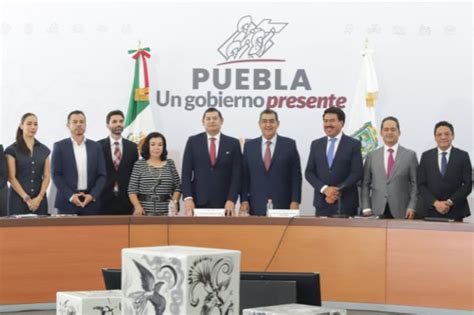 Inicia gobierno estatal proceso de transición en Puebla e consulta