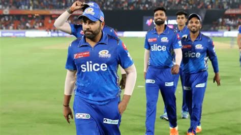 Ipl Sunil Gavaskar Advises Rohit Sharma Mumbai Indians Skipper To