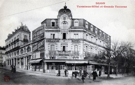 Dijon En La Grande Taverne Historique