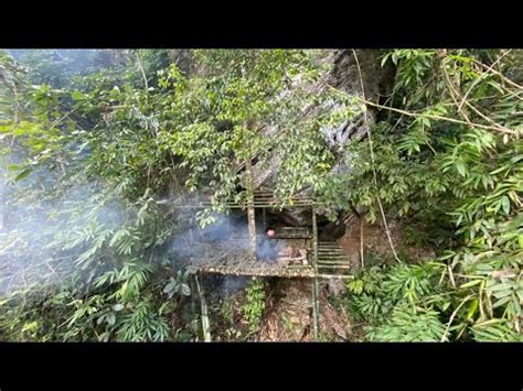 Solo Bushcraft Build A Bushcraft House Under Giant Cliffs 300 Days