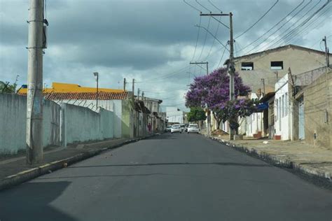 Infraestrutura Urbana Conquistense Rua Das Pedrinhas Recebe Asfalto