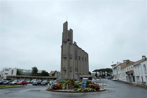 Royan Eglise Notre Dame Et Pourtant Elle Tourne