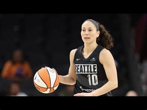 UConn Women S Basketball Great Sue Bird Has Emotional Farewell With