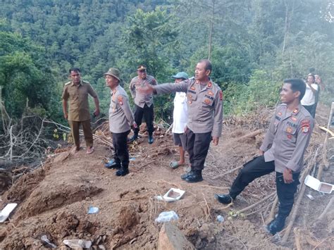 Inisiatif Kapolres Palopo Kerahkan Ekskavator Buka Akses Jalan