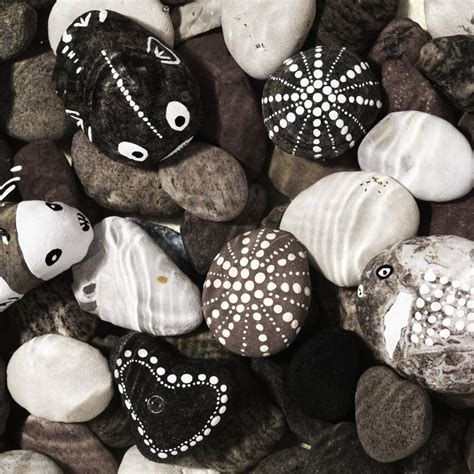 The Art Of Pebble Painting In 60 Photos And Tutorials A Creative