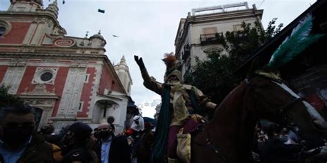 El Heraldo Real Recorre Las Calles De Sevilla