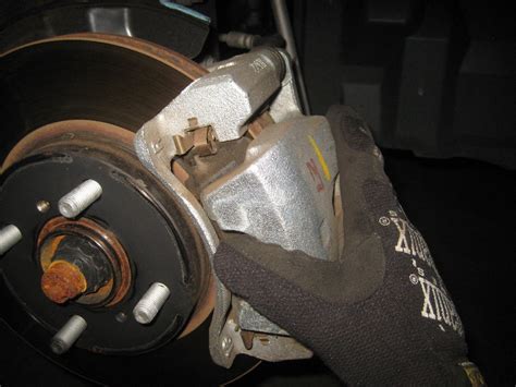 Toyota Yaris Front Brake Pads Replacement Guide