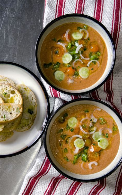 ~ Gazpacho Andaluz … recipe from a Sevillian chef!