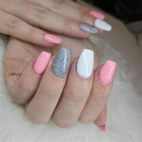 Kedvel S Hozz Sz L S Dittae Nails Nail Artist