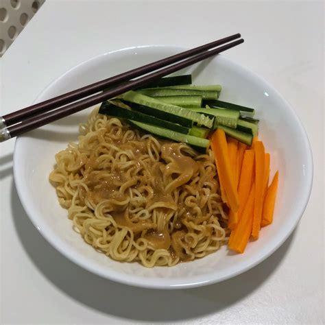 Easy Sesame Noodles Ma Jiang Mian For People Who Like Healthier Instant Noodles Rveganrecipes