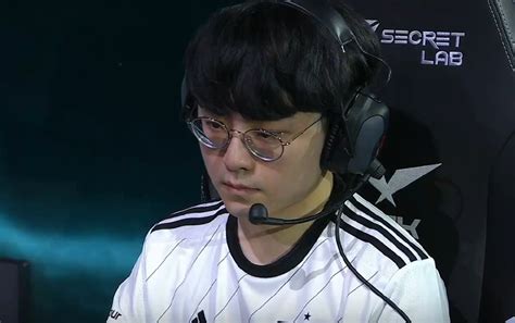 Lck：deft重回巅峰难救主！t1让一追二送dk首败