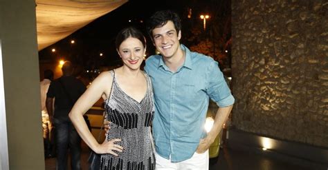 Elenco De Amor Vida Vibra Ltimo Cap Tulo E Aplaude Beijo Gay De P Ltimas Not Cias