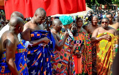 NPP presents Bawumia to Otumfuo as election 2024 candidate