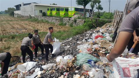 Ton Sampah Diangkut Dari Tps Liar Di Karawang Awesh Id