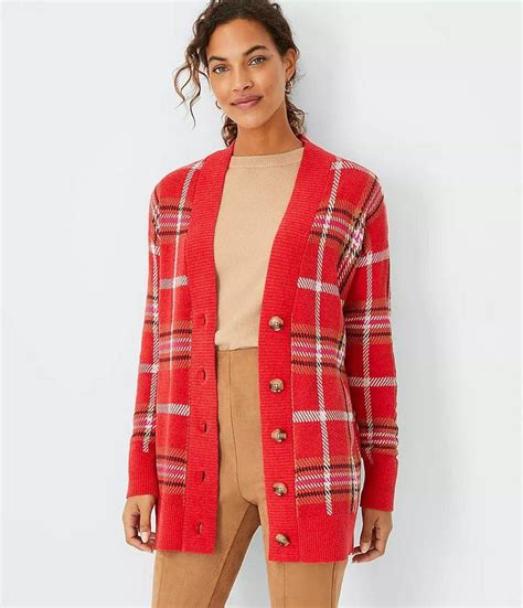 The Best Cardigans To Shop This Winter Chatelaine Plaid Cardigan Outfit Cozy Cardigan Best