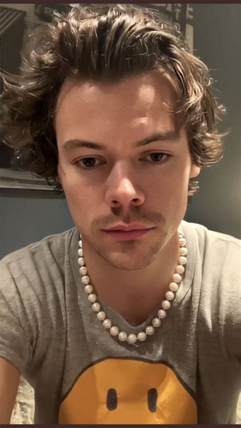 Facetime Harry Harry Styles Selfie Harry Styles Cute Harry Styles Pictures