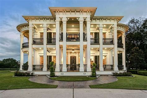 Historic plantation house replica in Tomball sees huge price reduction