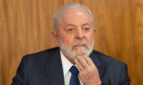 LULA CITA FERIADOS NO FIM DE SEMANA E DIZ QUE PIB CRESCERÁ UM POUCO