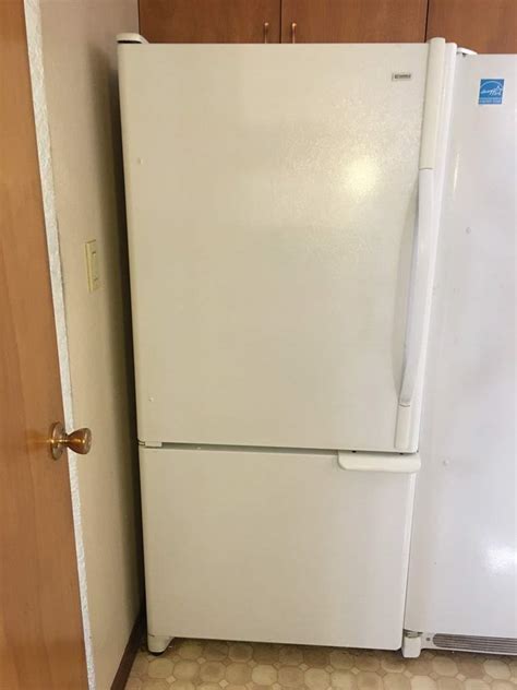 Lot 308 Kenmore Bottom Freezer White Refrigerator In Great Condition