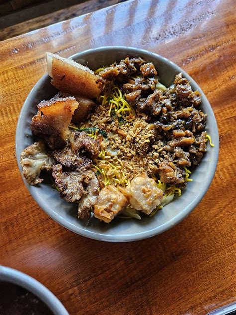 Pancit Bato Overload ng Bicol! : r/filipinofood