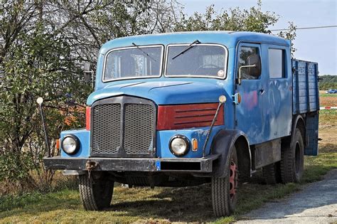 Старинные Грузовые Автомобили нашлось 58 Фотo