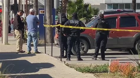 Hallan seis cadáveres en una camioneta que fue abandonada en un centro