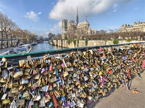 Weight of love: Pont des Arts, Paris’ love lock bridge that collapsed, Paris - Times of India ...