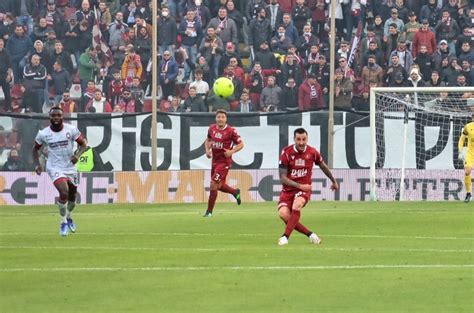 Reggina soddisfazione Montalto il suo gol contro il Crotone è il più