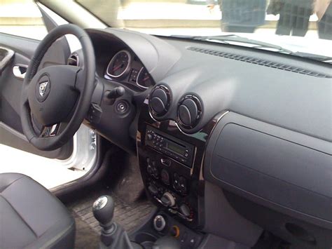 Dacia Duster Interior Pictures - autoevolution