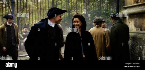 Sam Reid Gugu Mbatha Raw Belle Banque De Photographies Et Dimages à