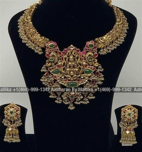 Pin By Dhanu On Necklaces Gold Jewelry Necklace Gold Necklace Indian