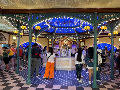 Tianas Palace Now Open At Disneyland Park Princess Tiana Debuts New