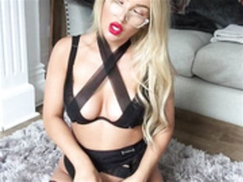 SexxyJaimie OF Strap On With Fit Redhead Milf