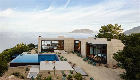 Saddle Peak House In The Santa Monica Mountains Overlooking The Pacific