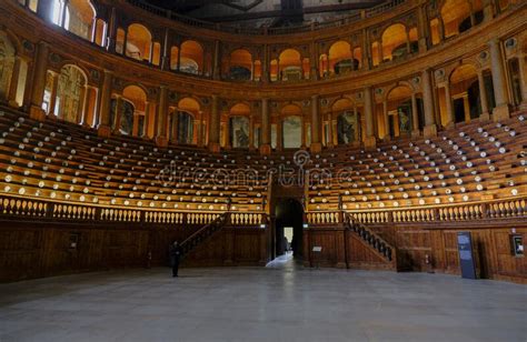 Febrero 2021 Parma Italia Entrada De Madera Del Teatro Teatro Farnese