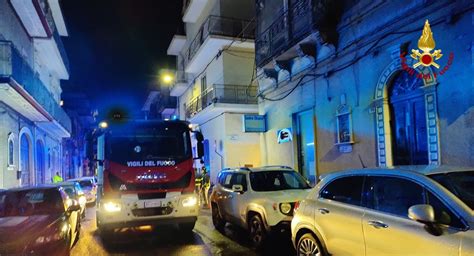 Patern Incendio In Via Bolzano Una Persona Intossicata Ciak Telesud