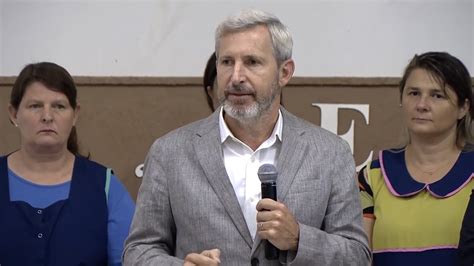 Frigerio inició el ciclo lectivo y pidió que la escuela esté abierta