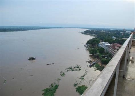 a) Ubangi river in Bangui. b) Mpoko river | Download Scientific Diagram