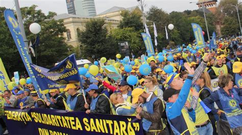 Peste 5 000 de sindicaliști din Sănătate protestează în Capitală Care