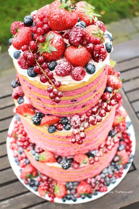 3 stöckige Hochzeitstorte Naked Cake Obstfüllung frische Erdbeeren