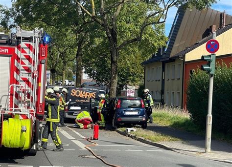 Blaulicht Meldungen Der Feuerwehr Bochum Schwerer Verkehrsunfall In