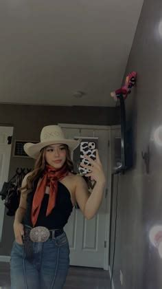 Copy And Paste Latina Ideas Latina Fashion Outfits Latina Outfits Vaquera Outfit