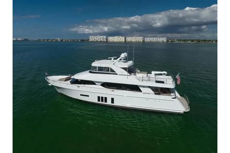2017 Ocean Alexander 85e 85 Ft Yacht Floor Plan And Design Boatbiscuit
