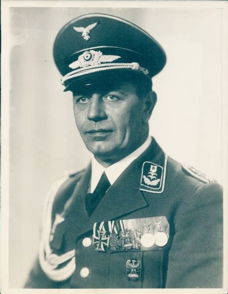 Foto Offizier Der Luftwaffe In Uniform Orden Eisernes Akpool De