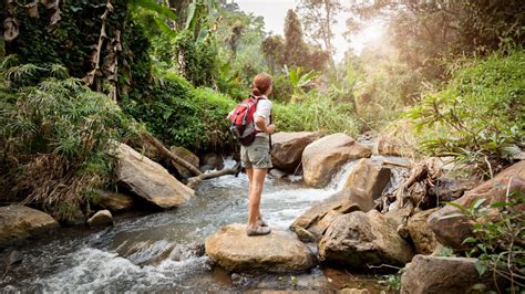 Hot Girl Walks Are Out Soft Hiking In Nature Is Now The New Mindfulness Practice Body Soul