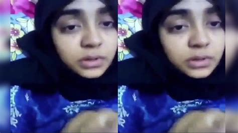 Bangladeshi Hijabi Girl Showing Her Juicy Pussy Videking