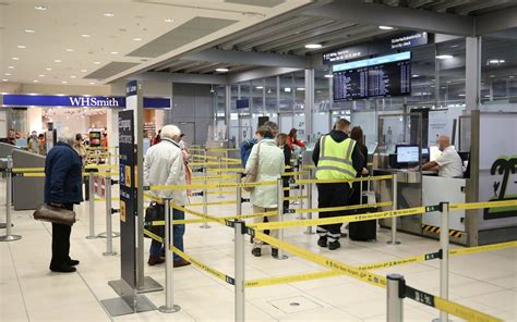 Flughafen K Ln Bonn Warteschlangen Zweite Firma F R